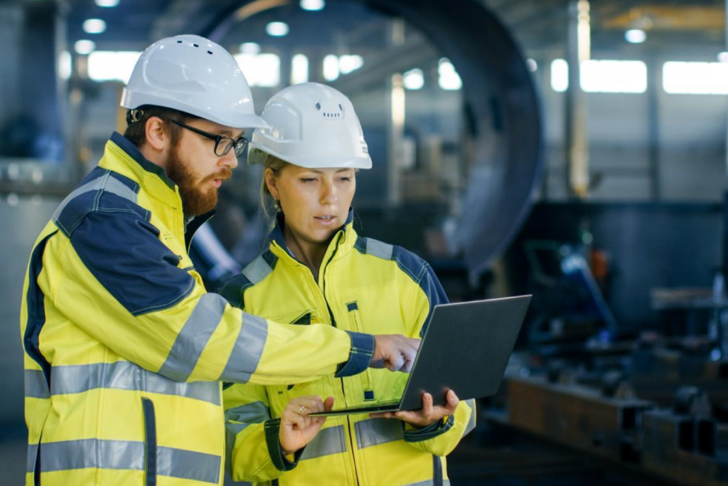 Tornero en puente piedra